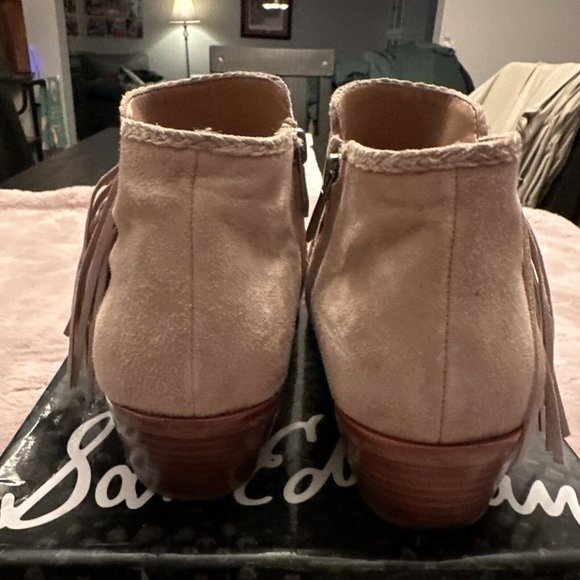 Sam Edelman Suede Fringe Booties Cream Size 9 M - Picture 3 of 7